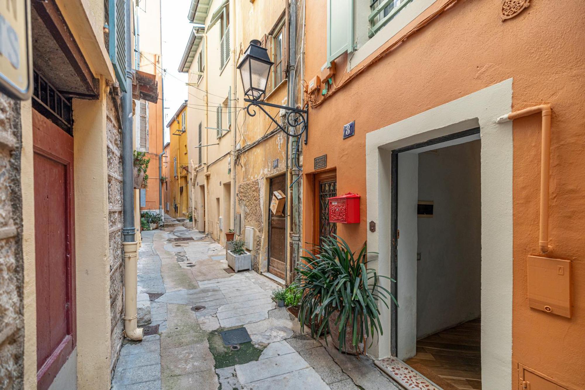 Le Bougainvillier Menton Vieille Ville Exterior photo